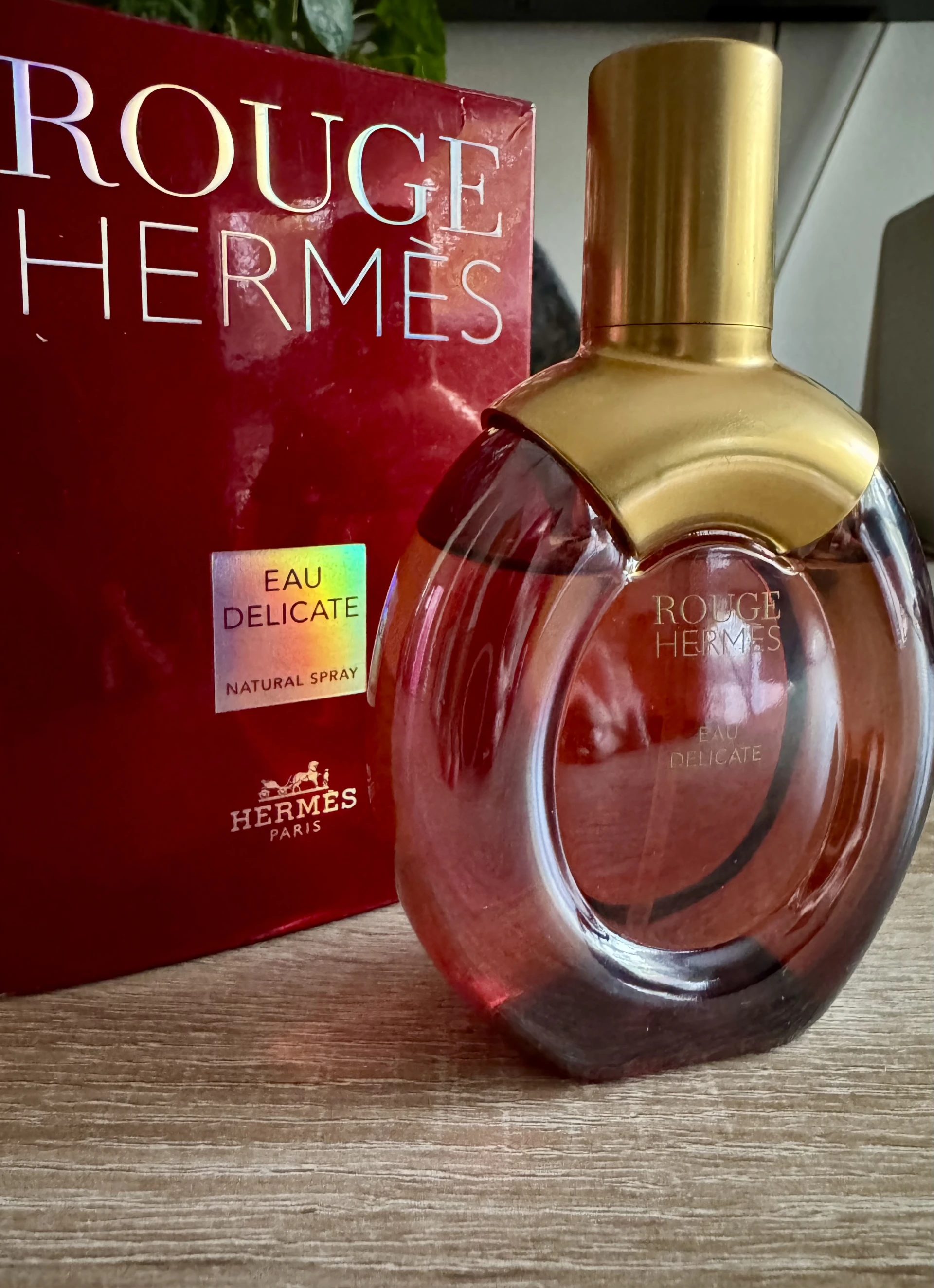 Üvegében, Hermès Rouge Eau Delicate