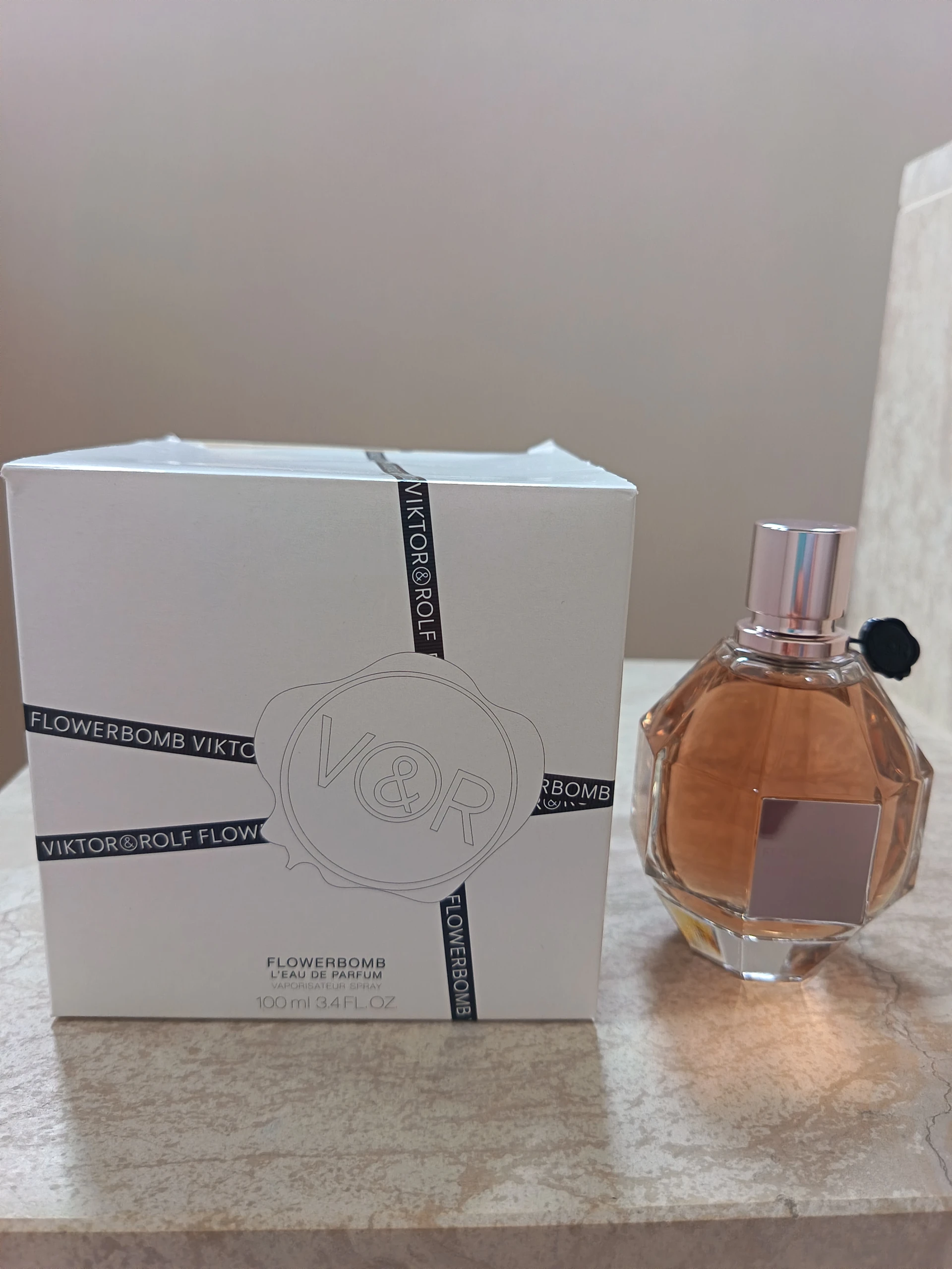V&R Flowerbomb edp