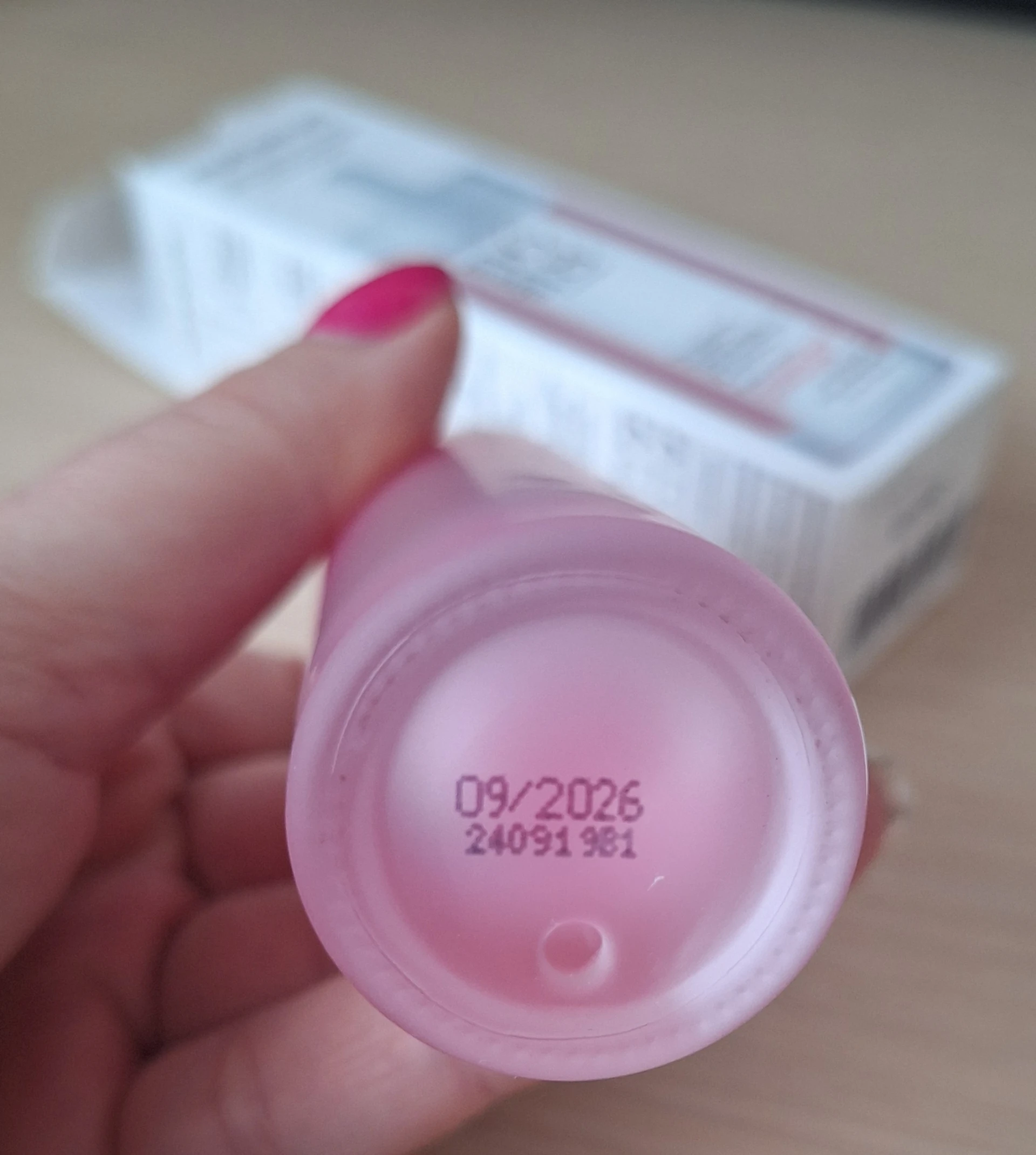almost 1.618 Vitamin B12+Ceramide Anti-REDness Multilayer Pink Liquid