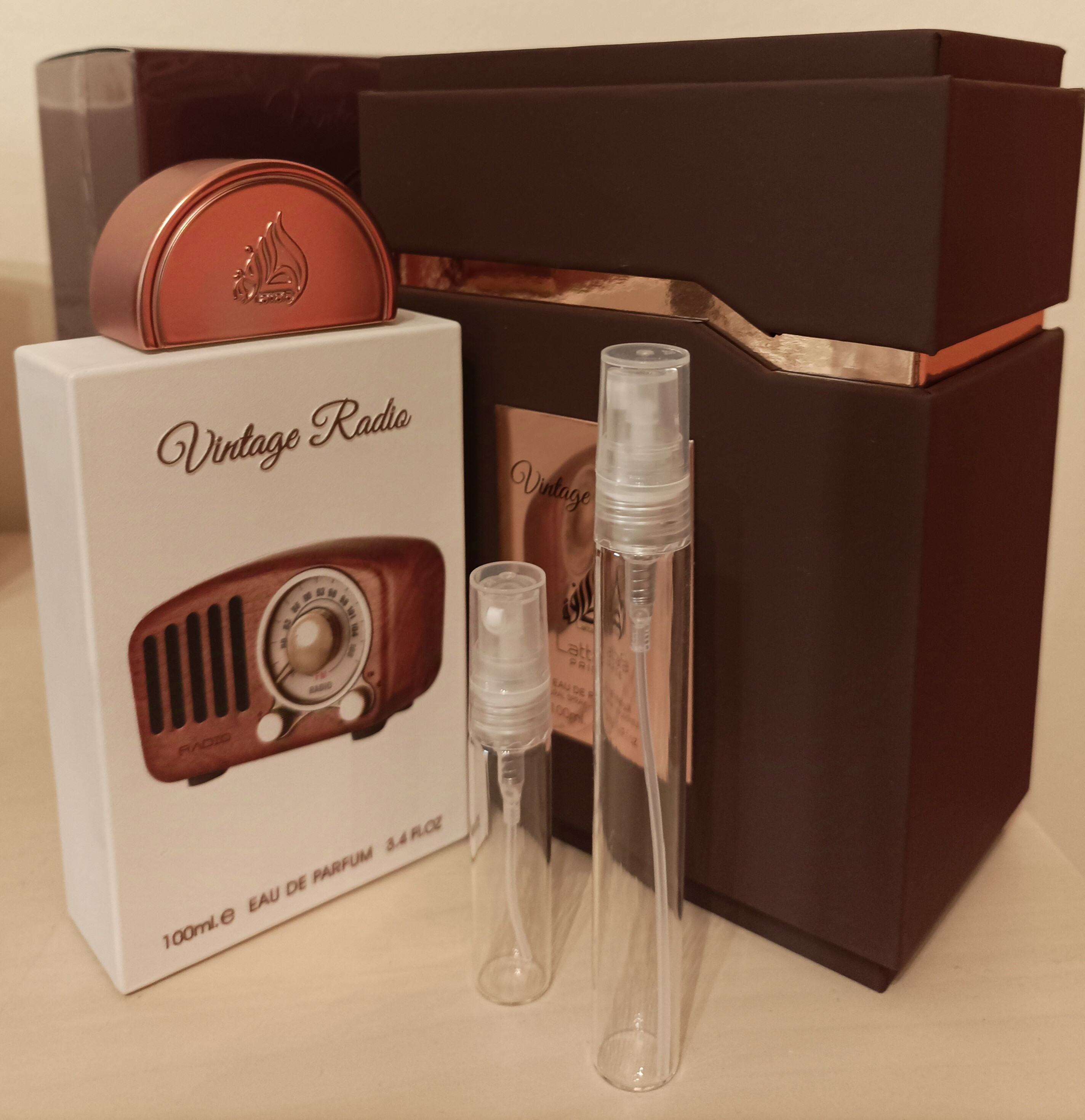 Lattafa Vintage Radio EDP