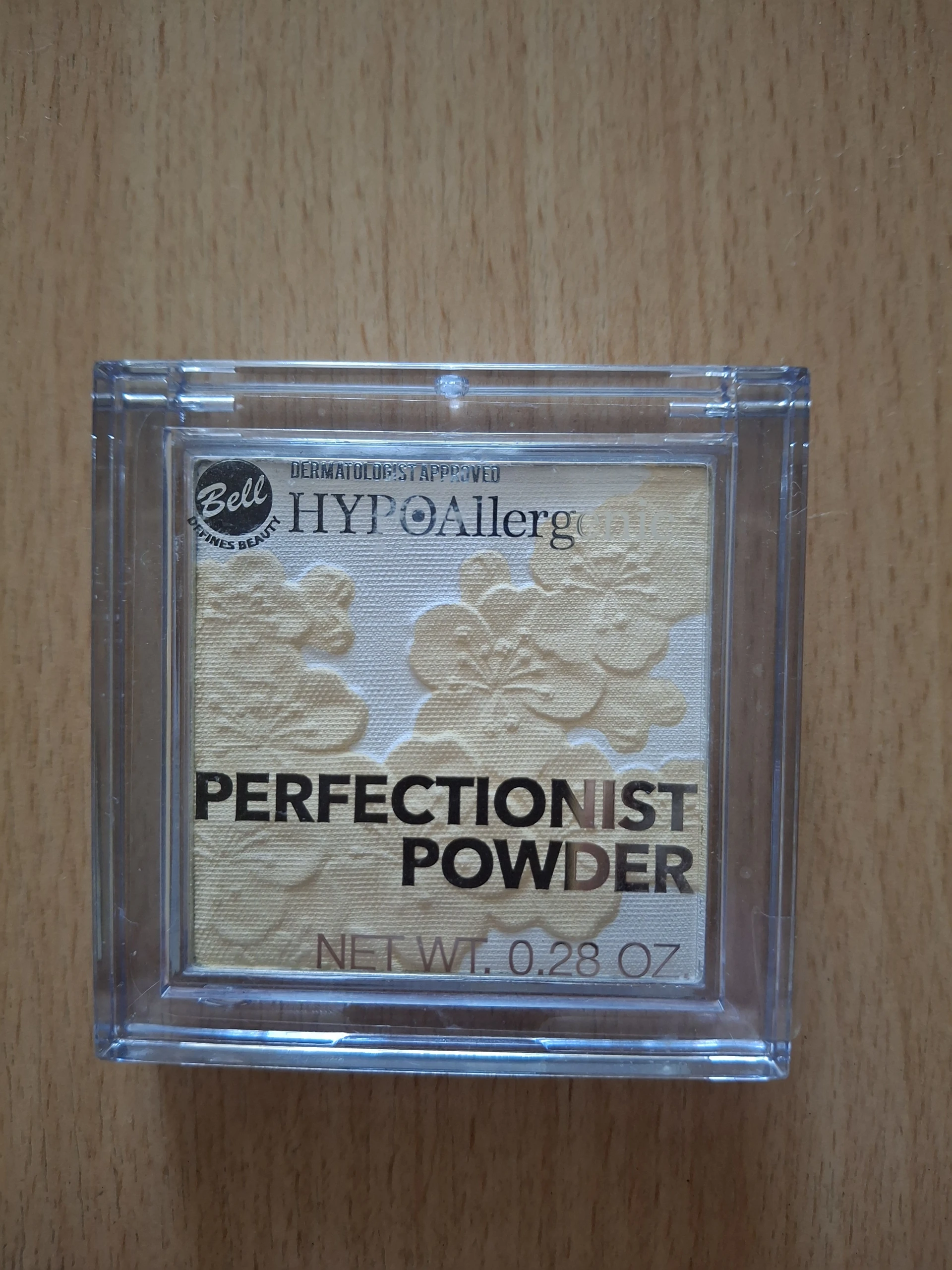 Hypoallergenic Perfectionist Powder, sárga-fehér színű