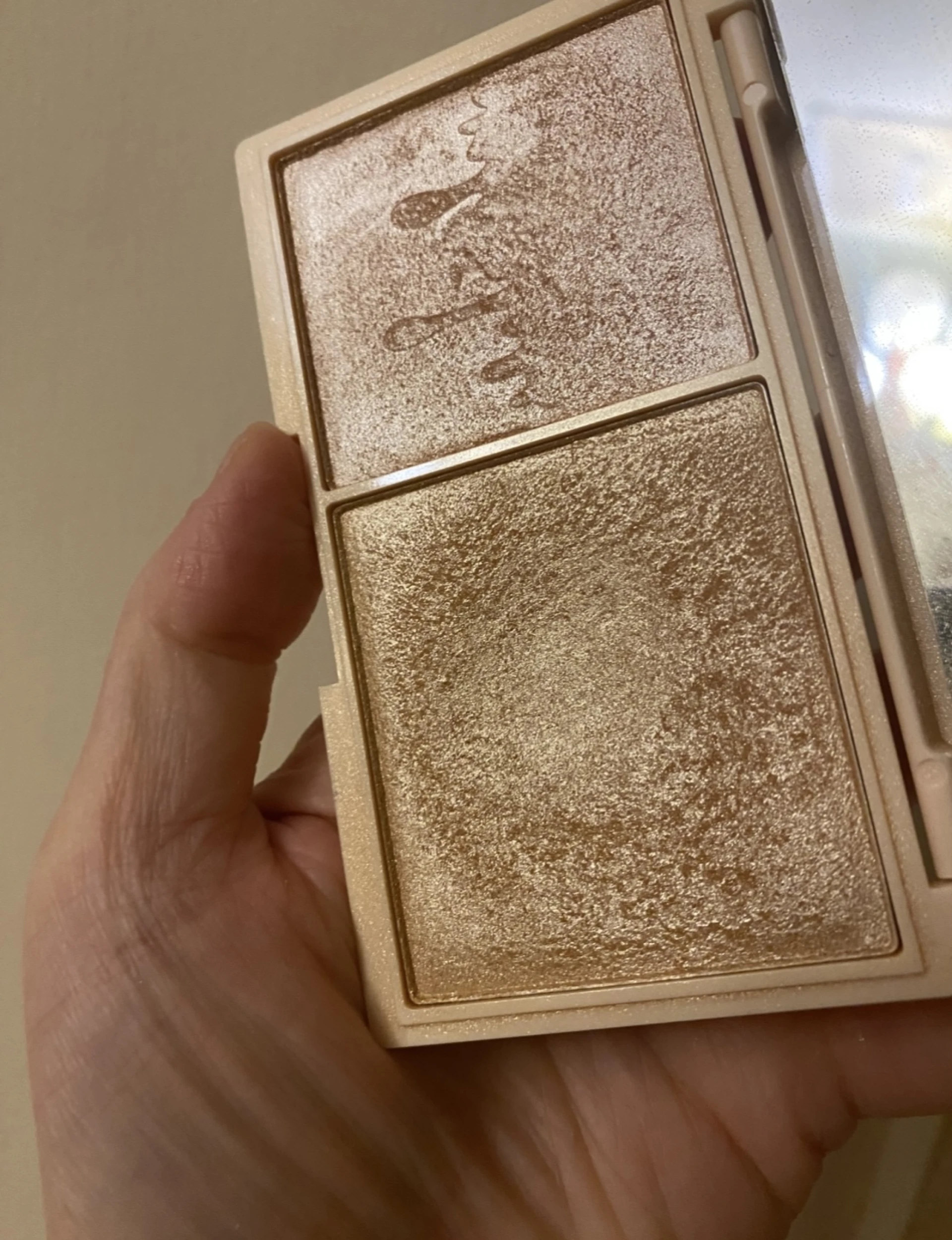 Revolution Rose Gold glow Highlighter Paletta