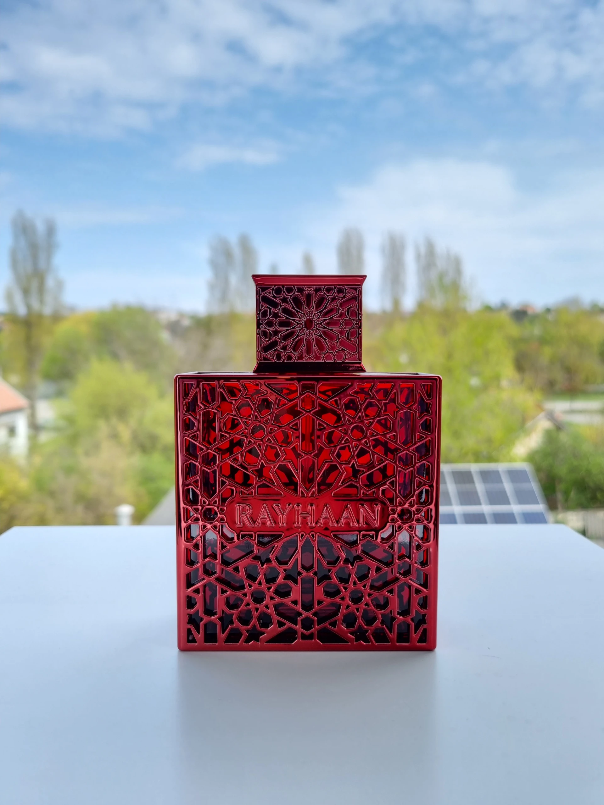 Rayhaan – Crimson Dekant