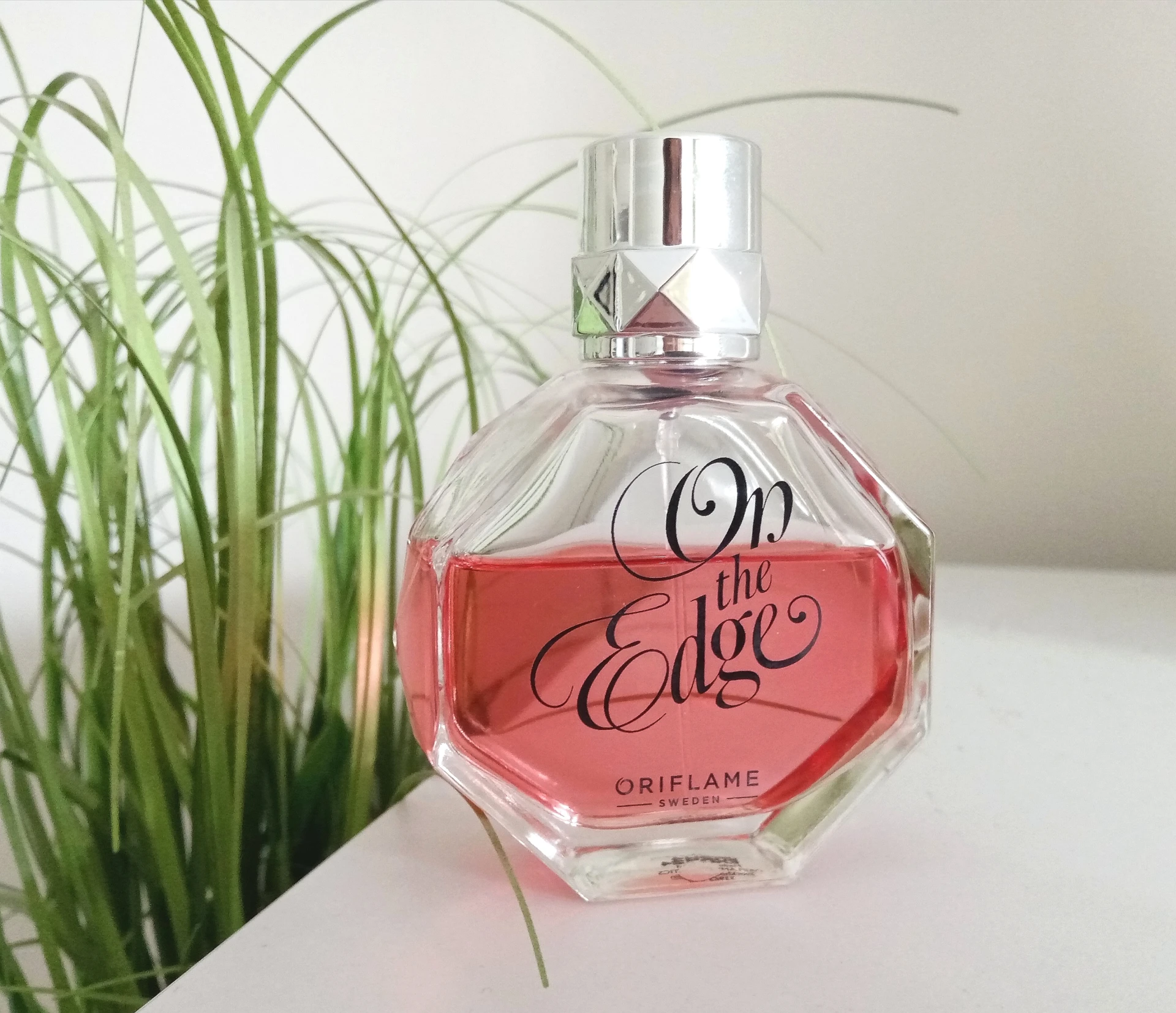 Megszűnt! Oriflame On The Edge