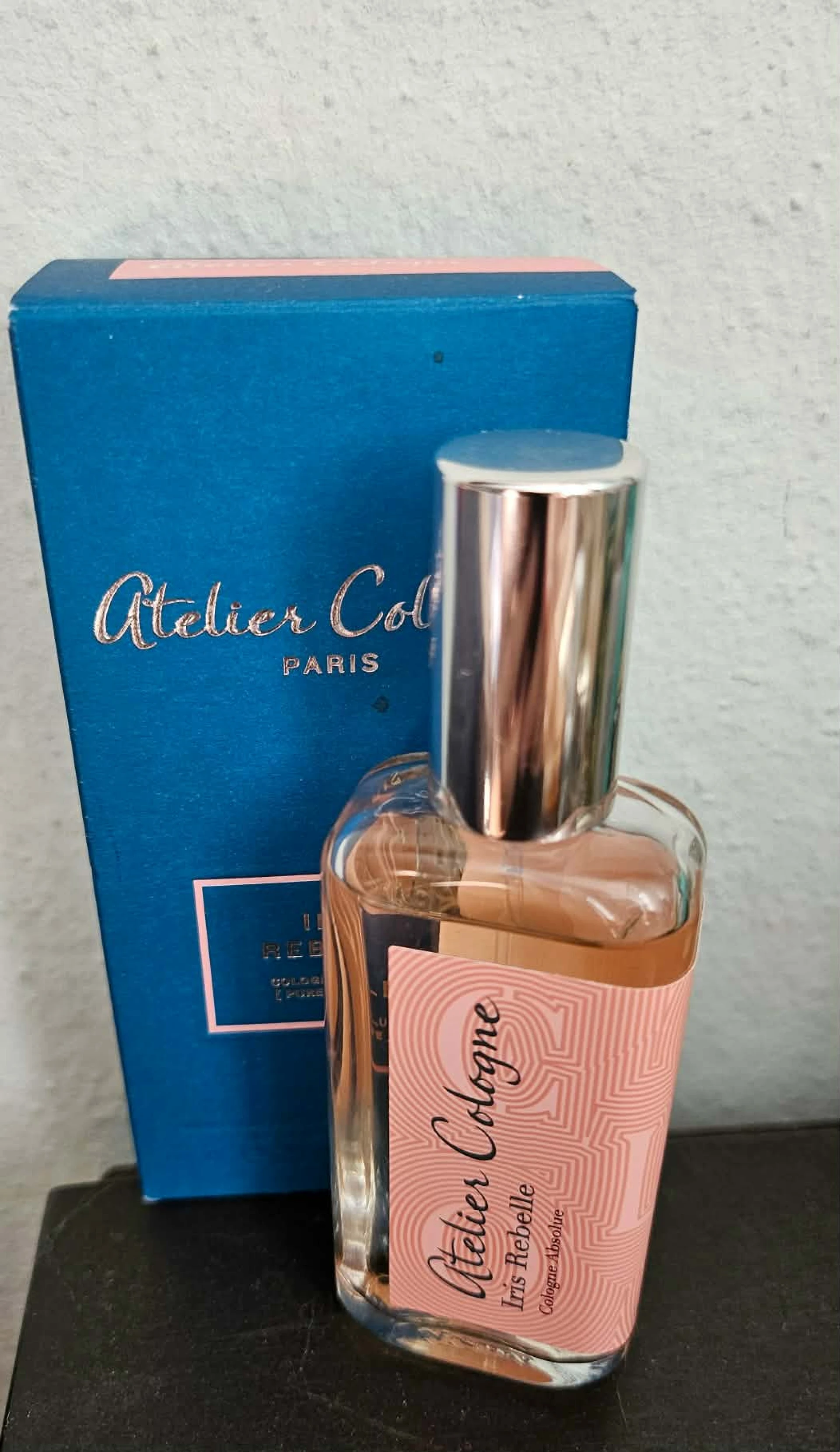 Ateloer Cologne Iris Rebelle fújós minta