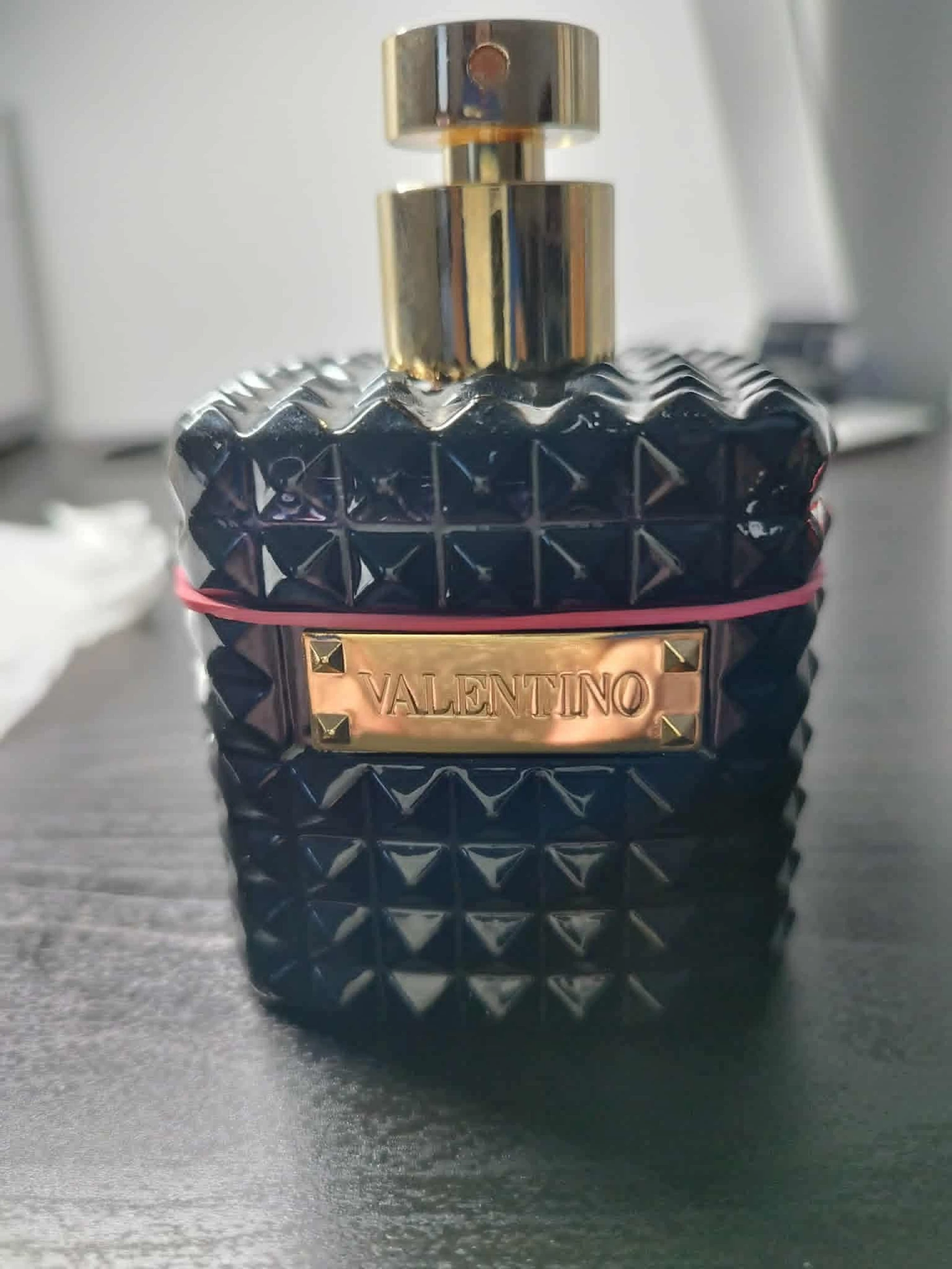 Valentino Donna Noir Absolu Edp ELADÓ ÜVEGÉBEN
