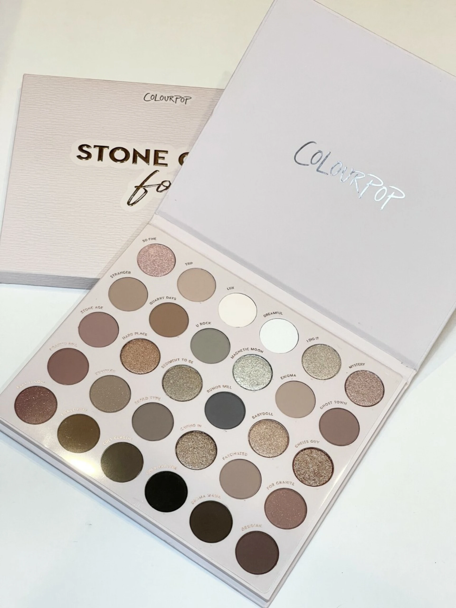 Új Colourpop Stone Cold Fox paletta