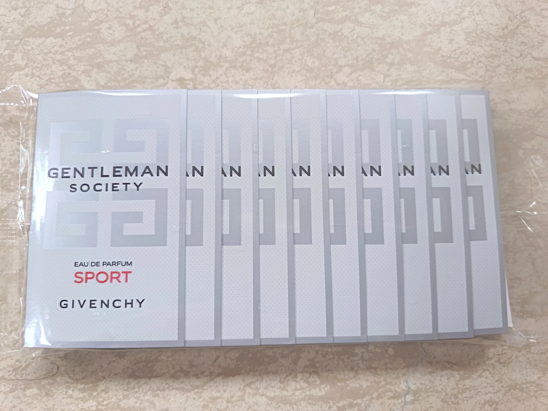 Givenchy Gentleman Society Sport mintacsomag