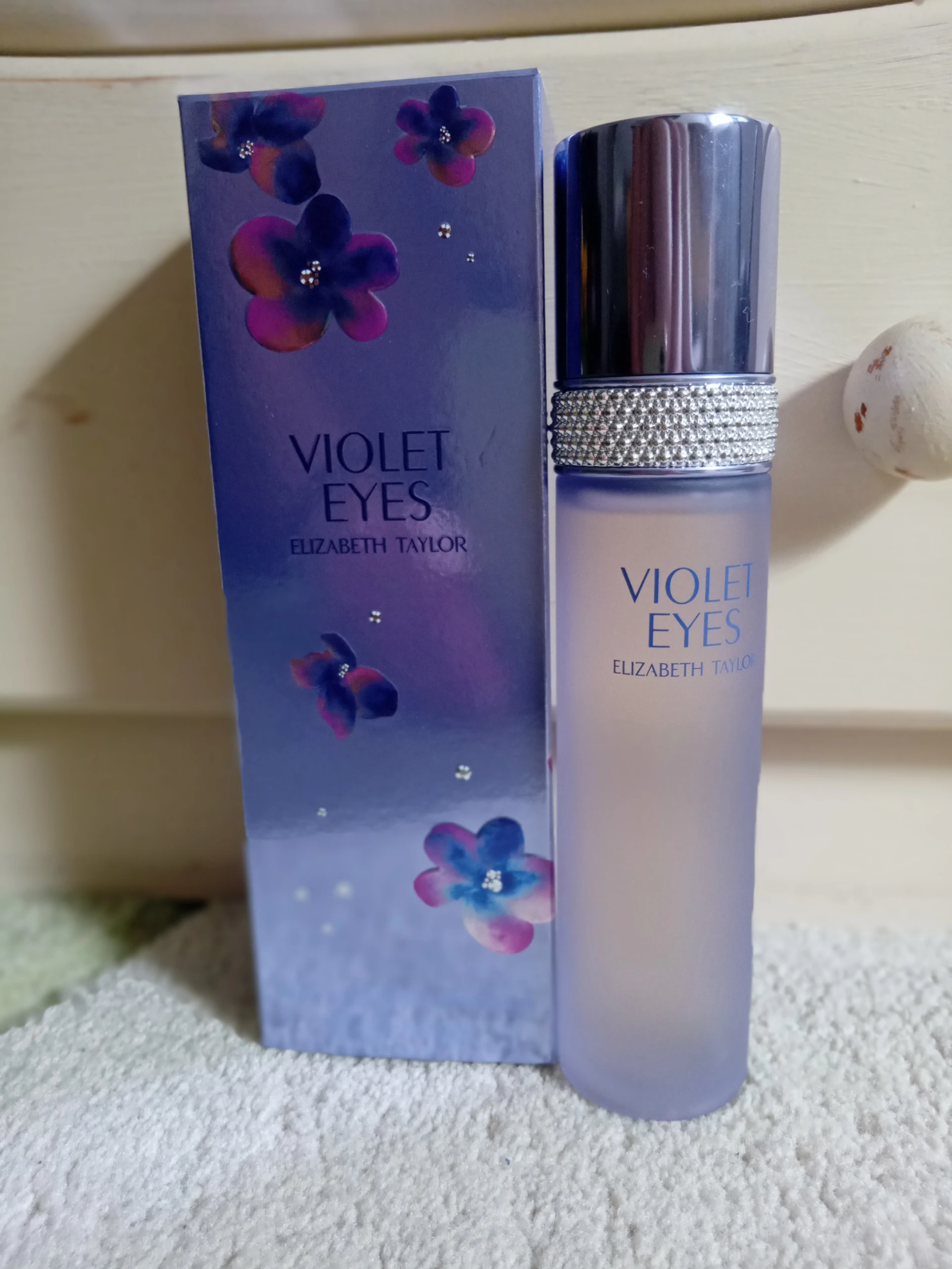 Elisabeth Taylor Violet Eyes Edp