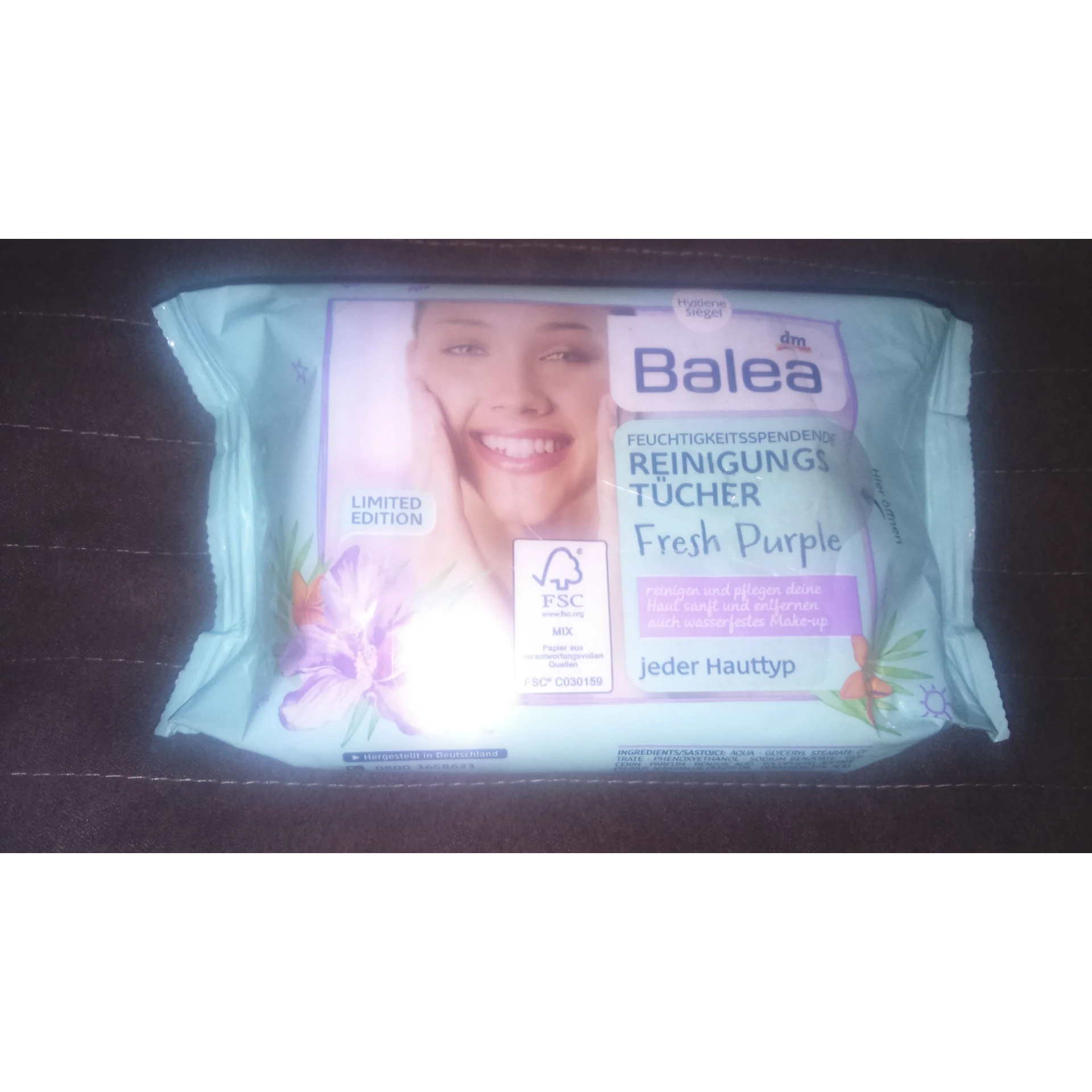 Balea Fresh Purple Hidratáló Arctisztító Kendő Egzotikus Friss Illattal