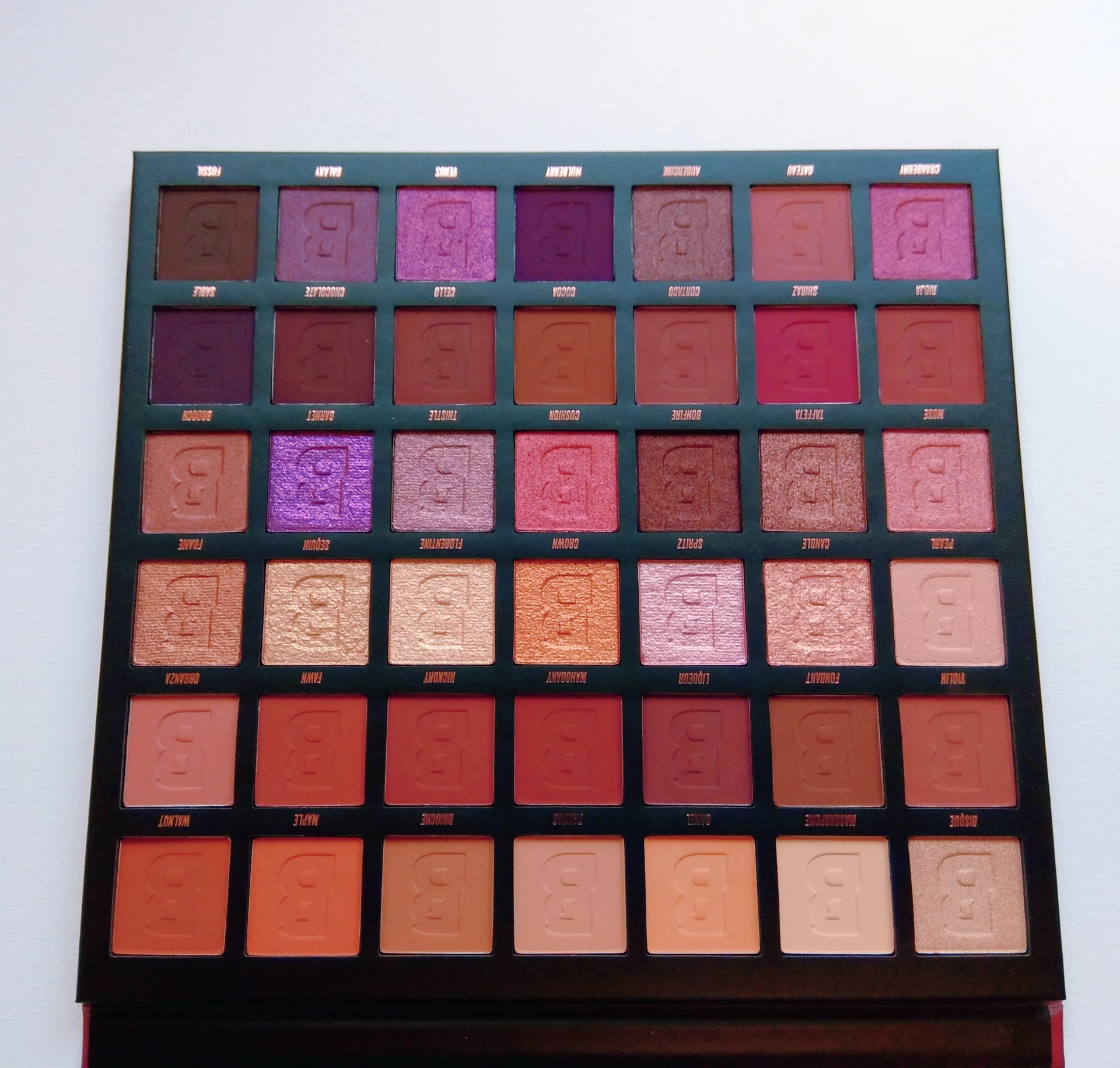 Új Beauty Bay Rich 42 paletta