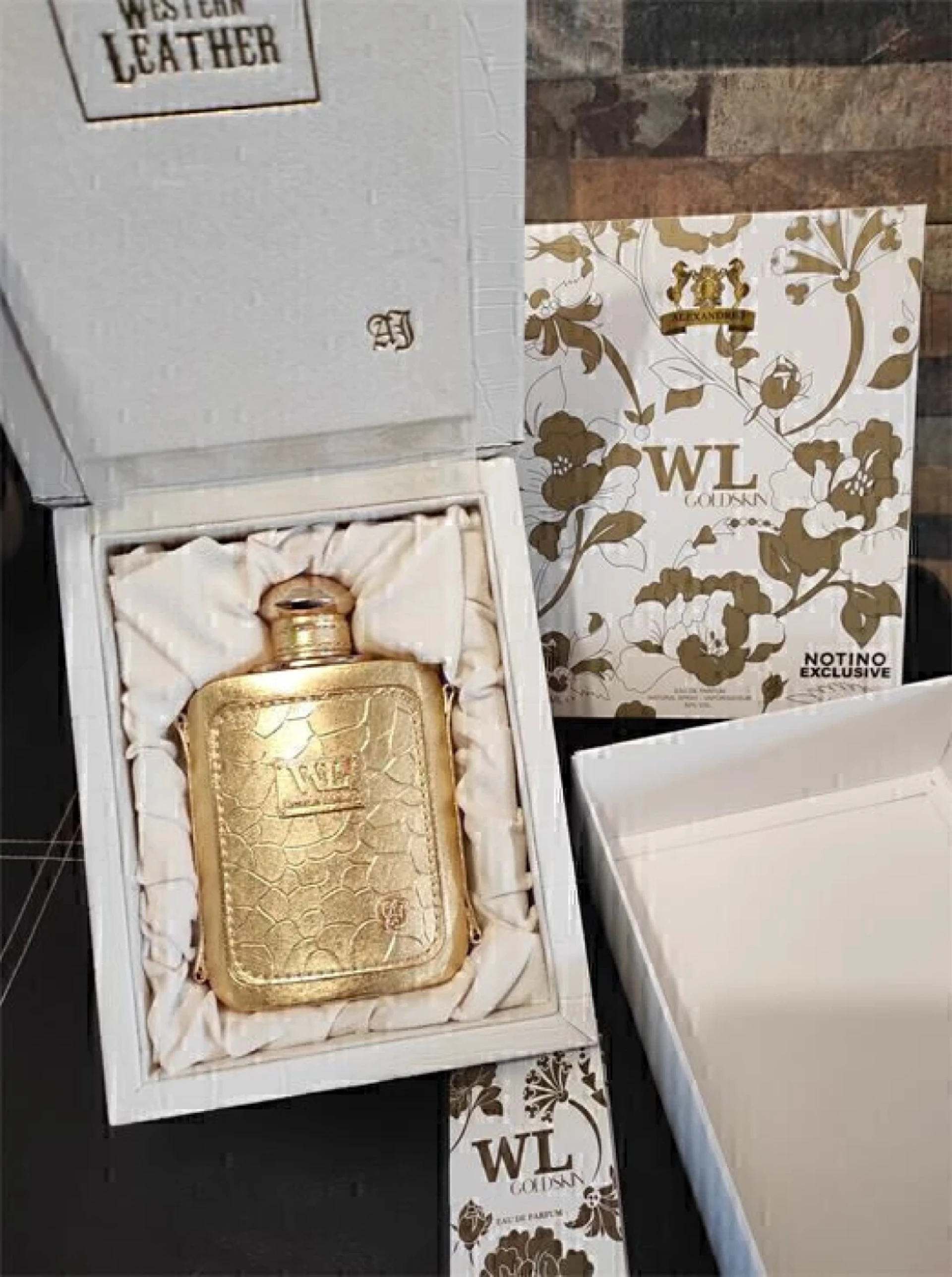 Olcsóbb lett ❗ Delina típusú illat 🌹 🌹 Alexandre.J Western Leather Gold Skin
