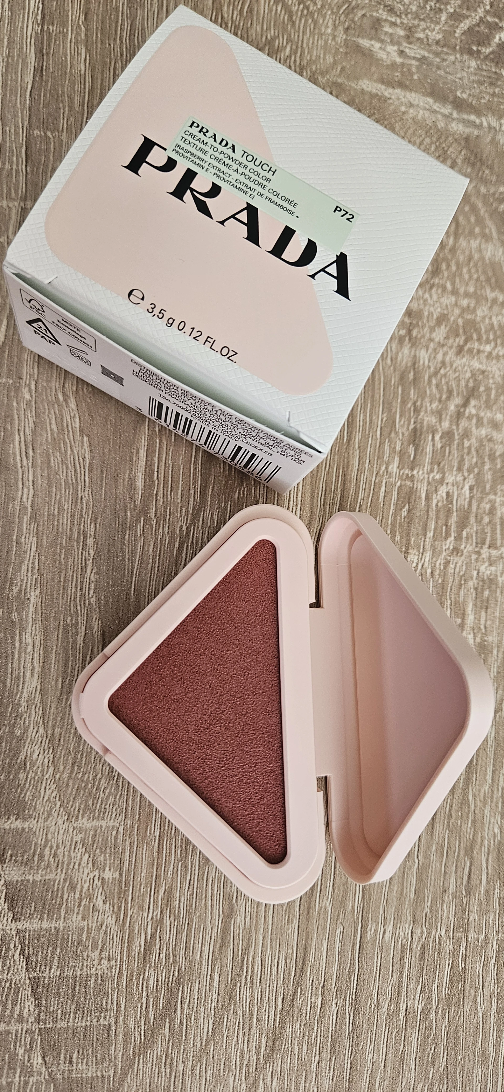 Prada Prada Touch cream-to-powder color