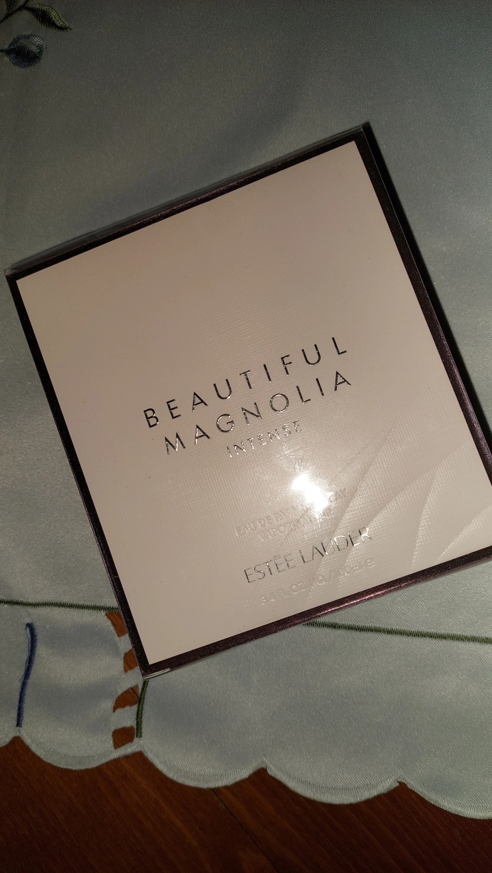 Estée Lauder Beautiful Magnolia Intense
