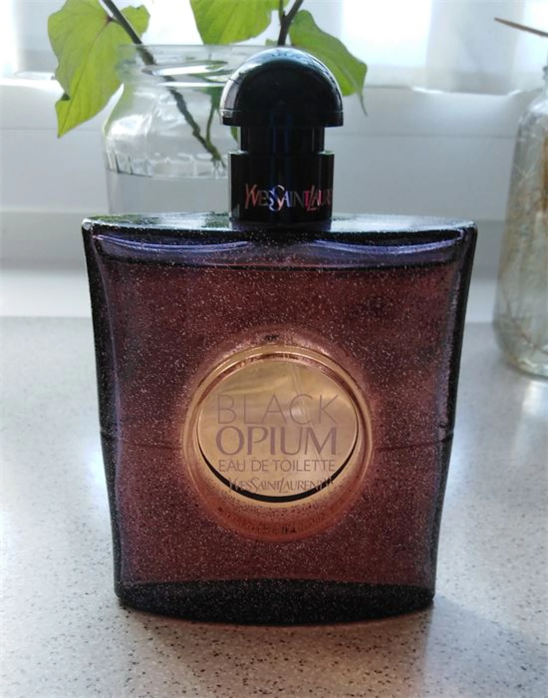 Yves Saint Laurent Black Opium EDT parfümszóróban* eladó