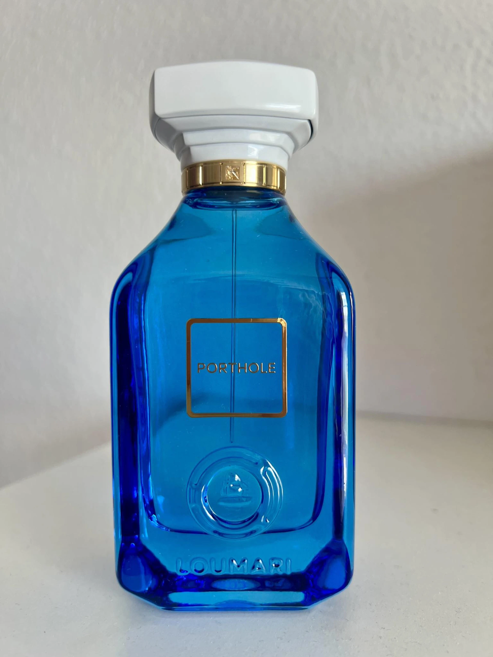Loumari Porthole dekant