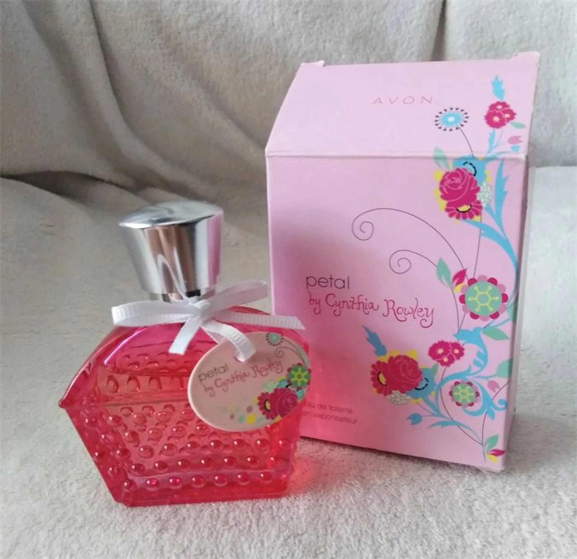Ritka! Avon Petal By Cynthia Rowley parfüm eladó