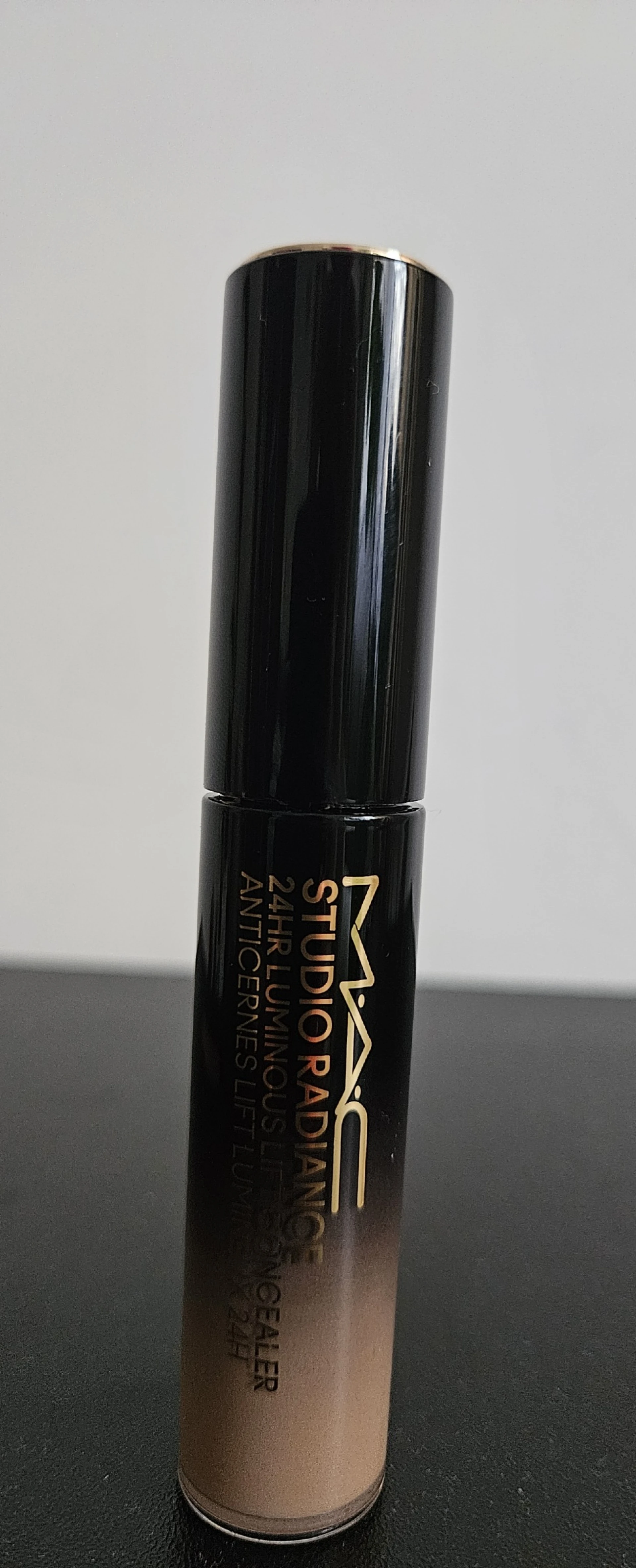 Eladó MAC Studio Radiance 24HR Luminous Lift Korrektor NC15