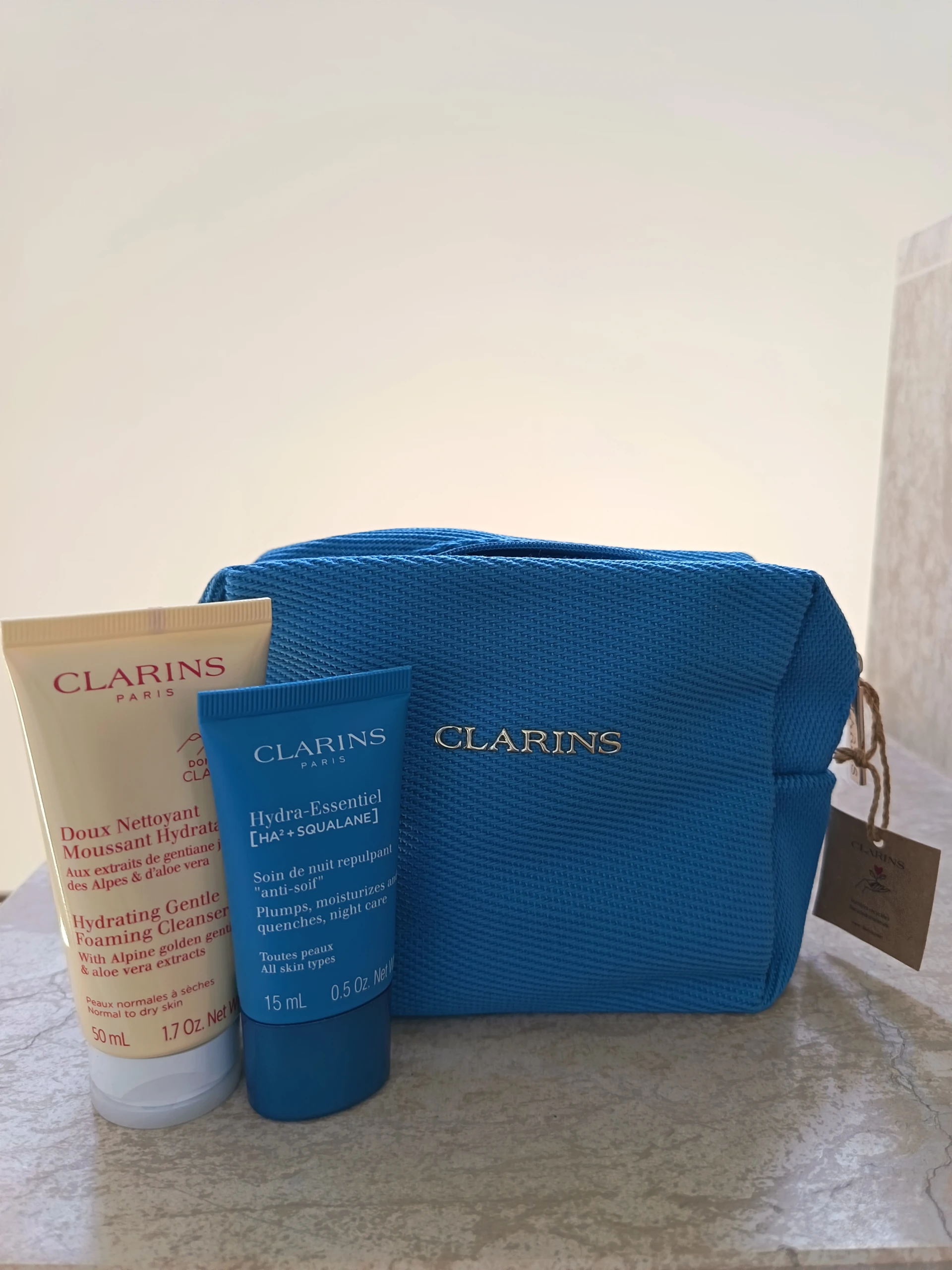 Clarins neszesszer mini termékekkel
