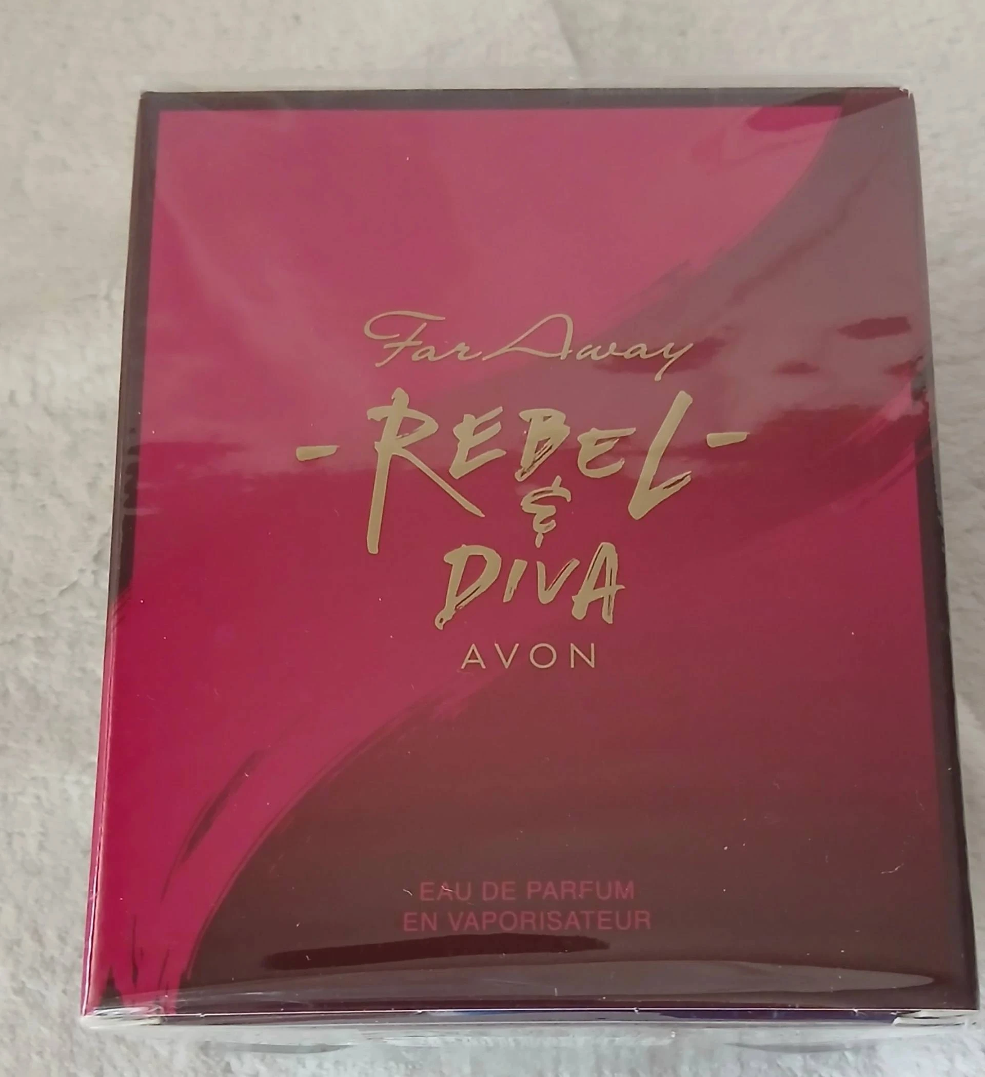 Avon Far Away Rebel & Diva parfüm eladó