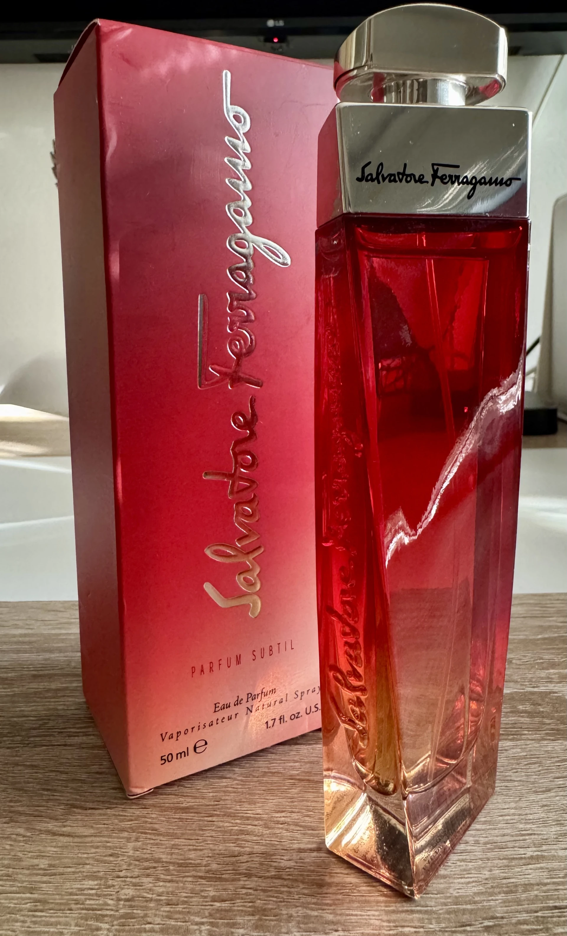 Üvegében, RITKA! Salvatore Ferragamo Subtil
