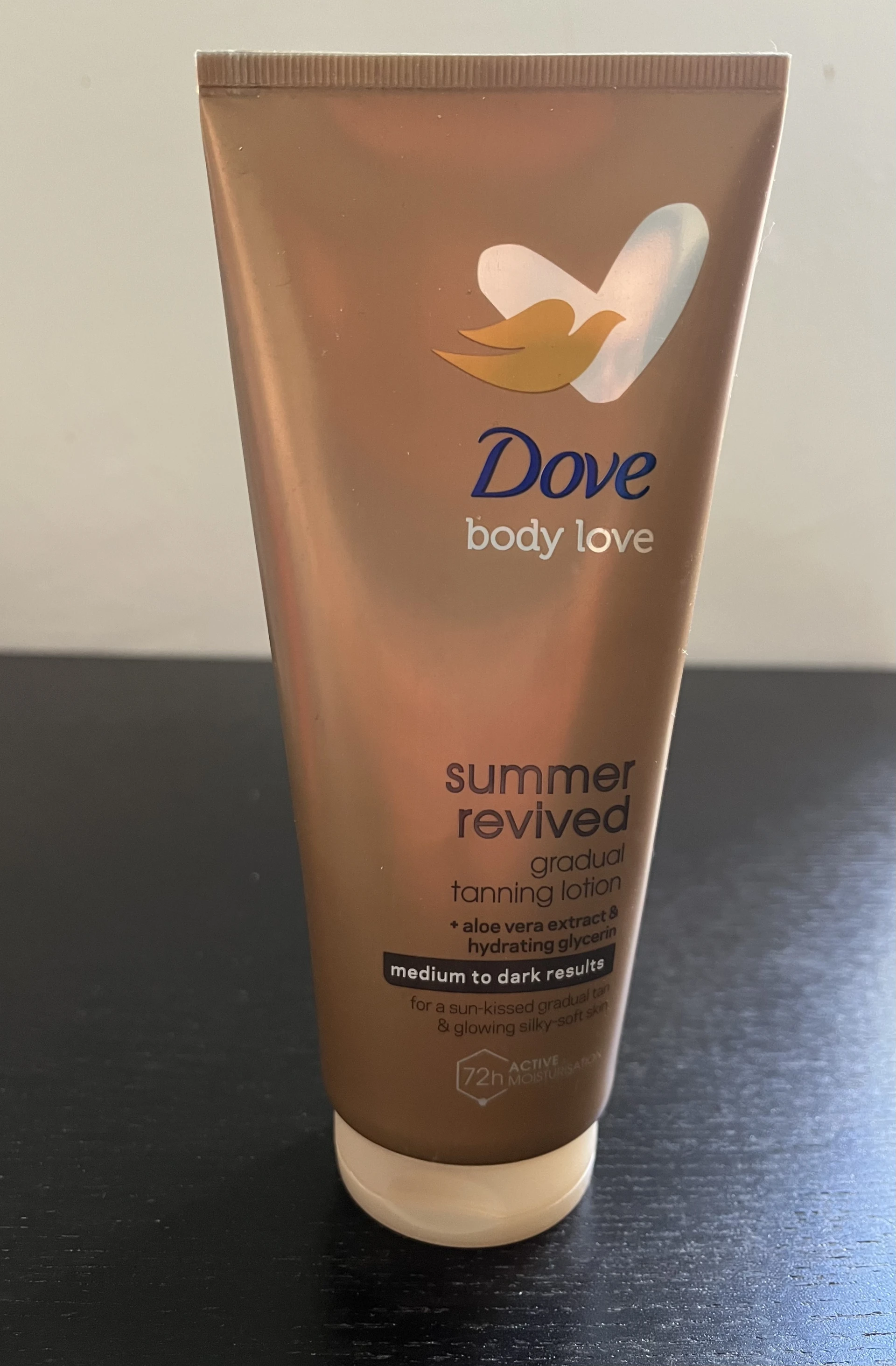 Dove Derma SPA Summer Revived Önbarnító Testápoló (Normál és Sötét Bőrre)