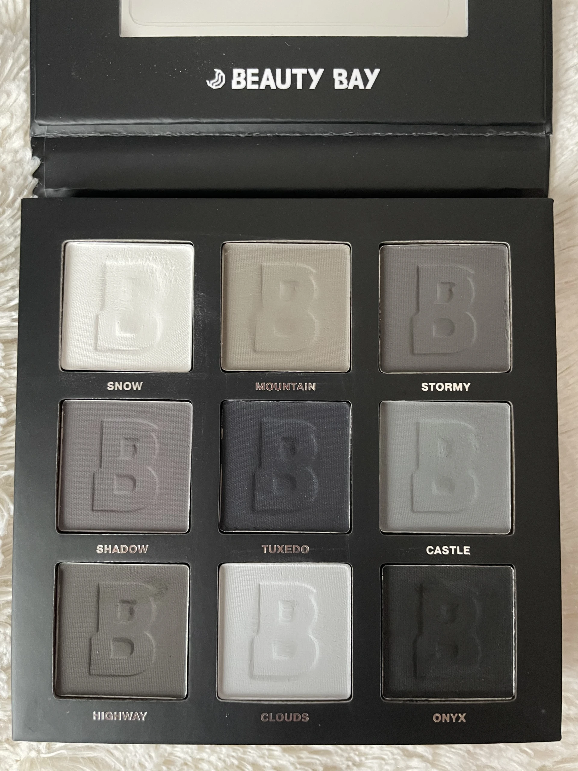 Smoky 9 Colour Palette