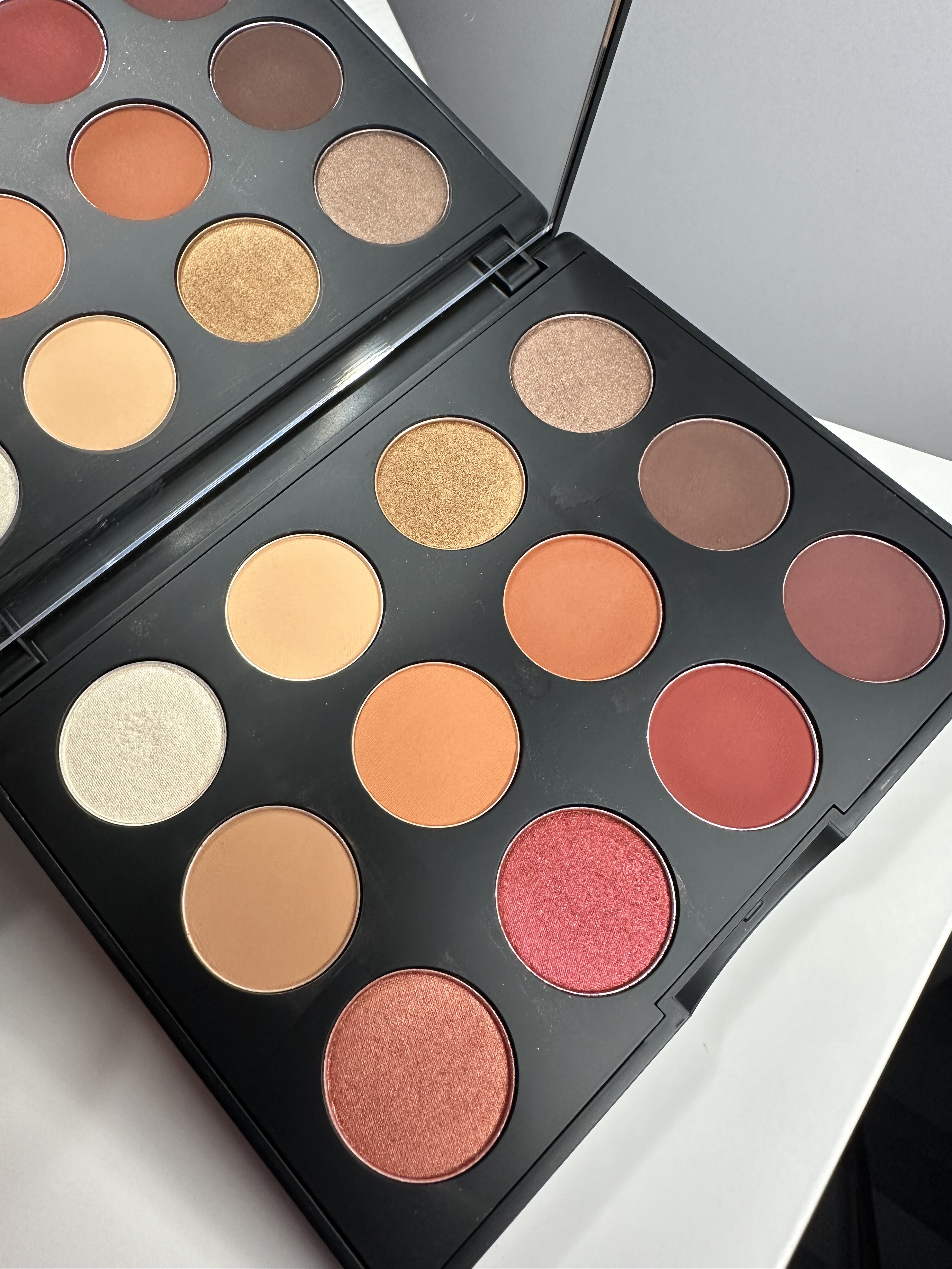 MAC Art Library Flame Boyant Shadow Palette
