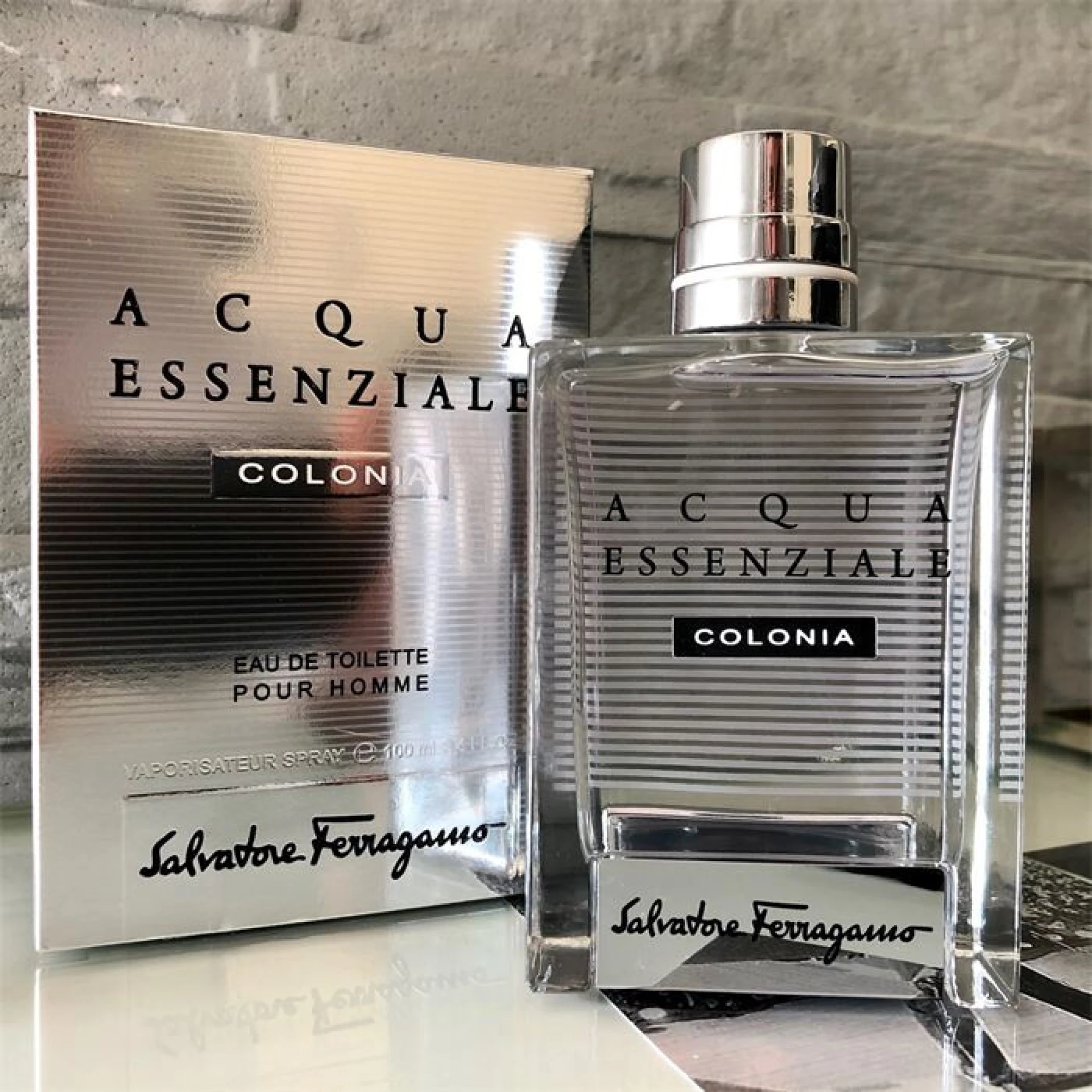 Salvatore Ferragamo Acqua Essenziale Colonia fújósok