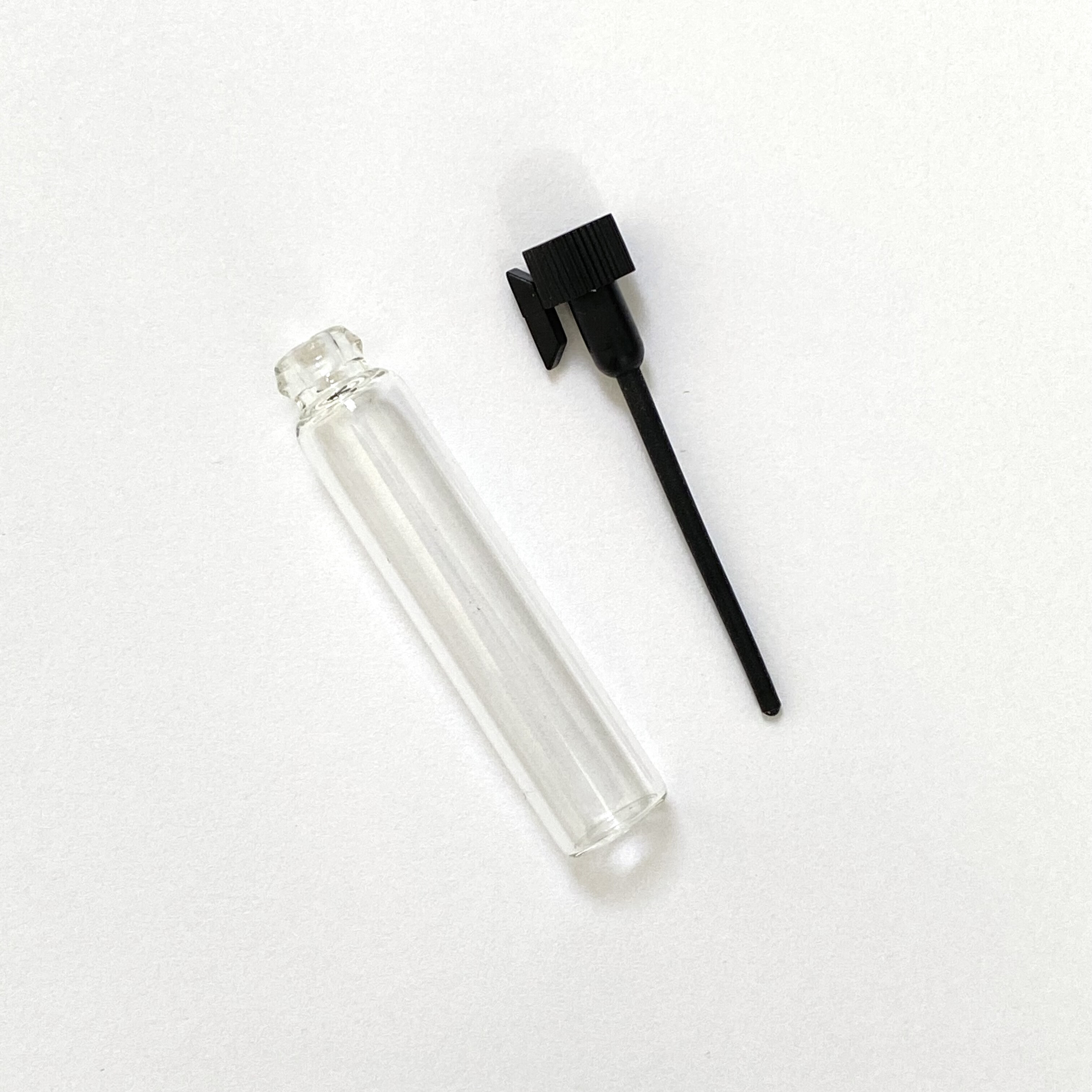 2 ml-s parfüm minta fiola