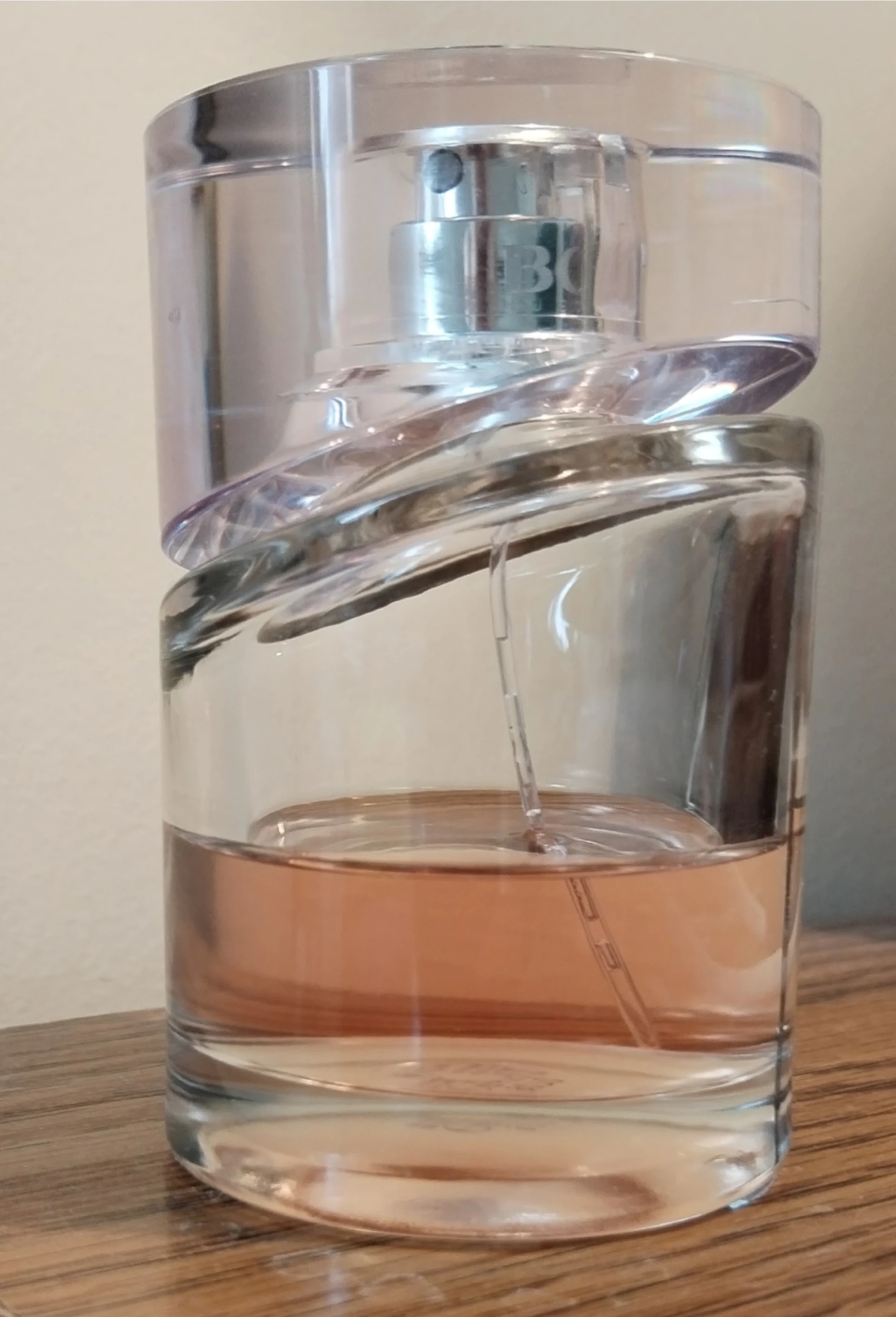 Hugo Boss Femme EDP üvegében
