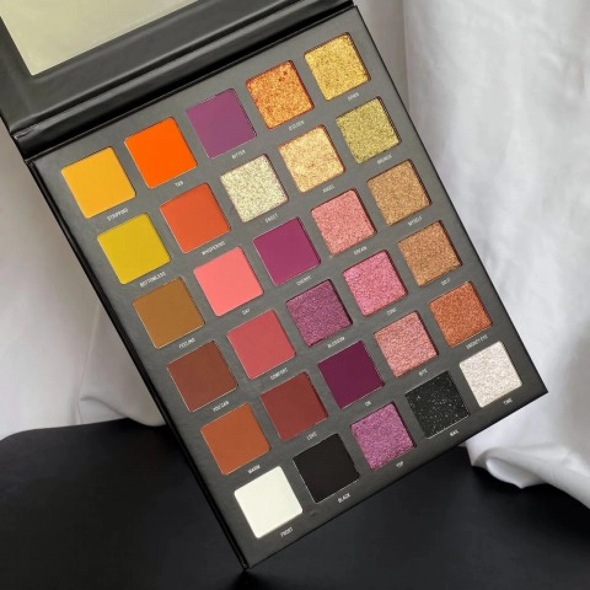 LEÁRAZÁS! Új Sample Beauty Equalizer II paletta