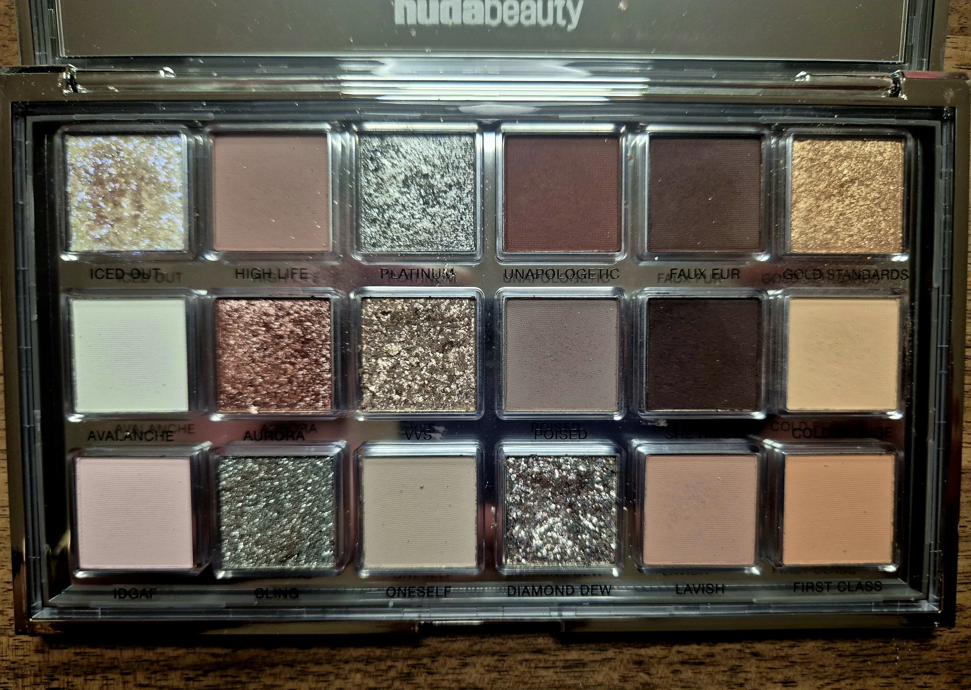 Huda Icy Nude paletta
