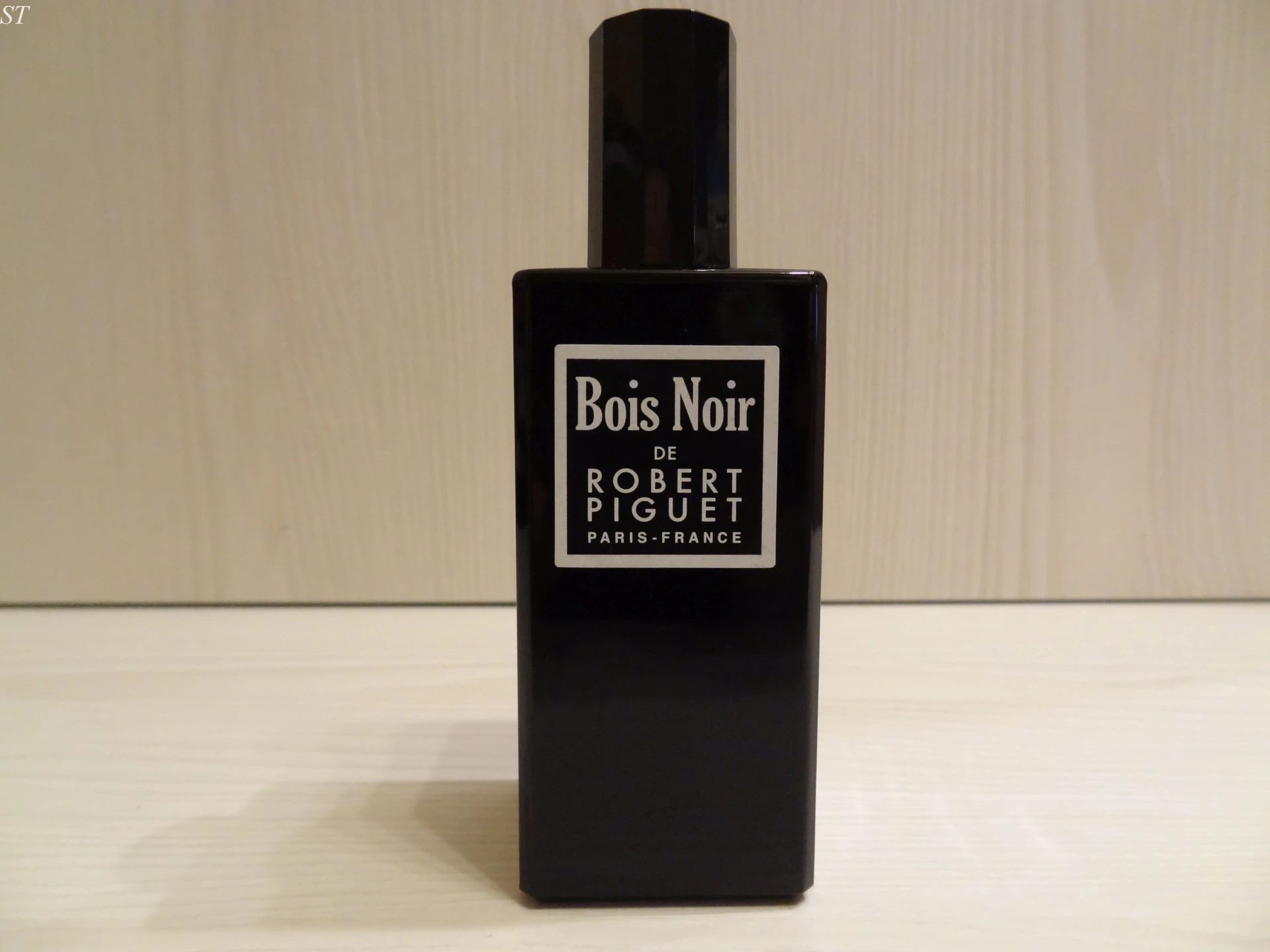 Fújós - Robert Piguet Bois Noir EDP